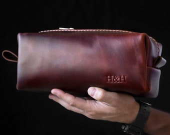 Personalized Leather Toiletry Bag Groomsmen Gift Unique Gifts for Men Gift for Boyfriend Leather Dopp Bag Travel Bag Toiletry Bag Dopp bag