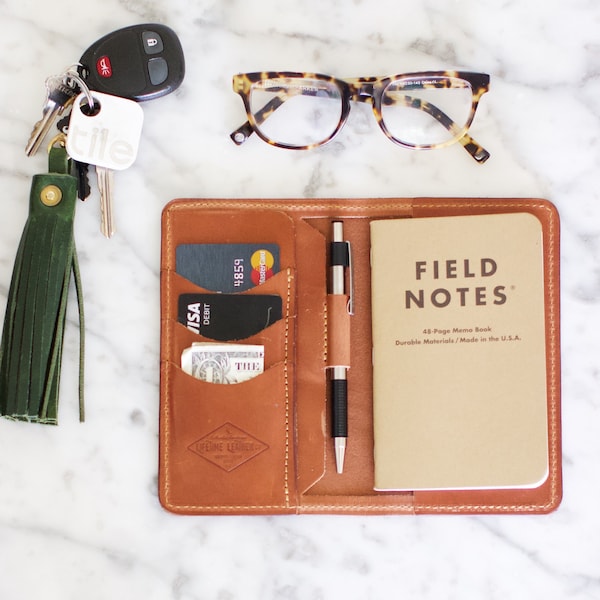 Carteira Field Notes para toda a vida - Carteira de couro para passaporte, capa para caderno Field Notes, presente personalizado feito à mão, carteira de viagem, pequeno caderno de anotações