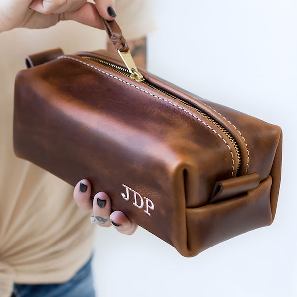 Leather Toiletry Bag Personalized Dopp Kit, Groomsmen Gifts, Gift for Him, Mens Toiletry Bag Monogram, Gifts for Husband