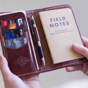 Cartera de cuero personalizada para notas de campo, funda para notas de campo, funda Moleskine, cartera para pasaporte, regalo personalizado hecho a mano