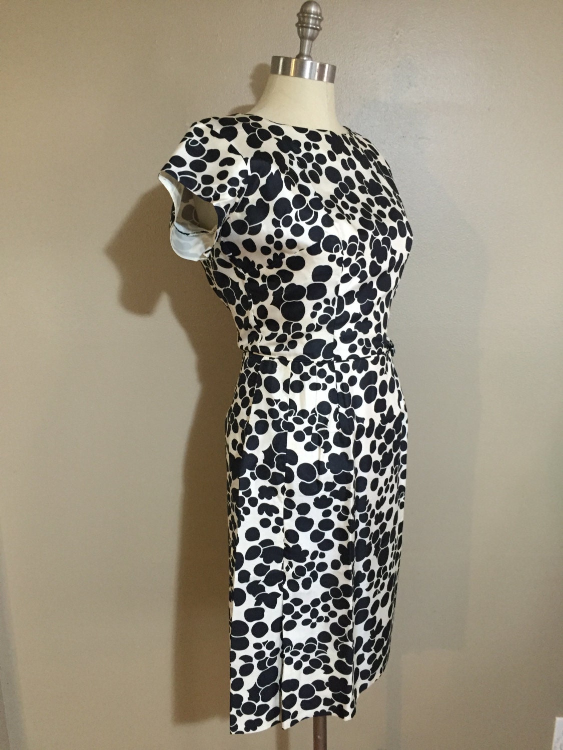 60s Wiggle Dress With Mod Black and White Floral Print - Etsy