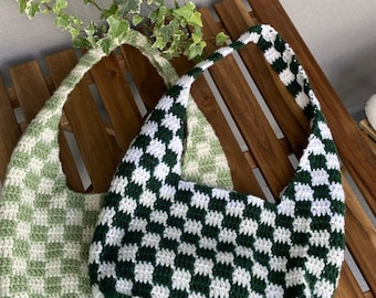 Borsa a tracolla con motivo a scacchi