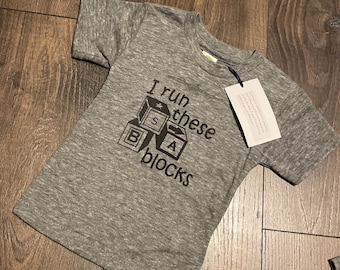Camiseta con serigrafía ecológica para niños I Run These Blocks 3-6m 6-12 meses