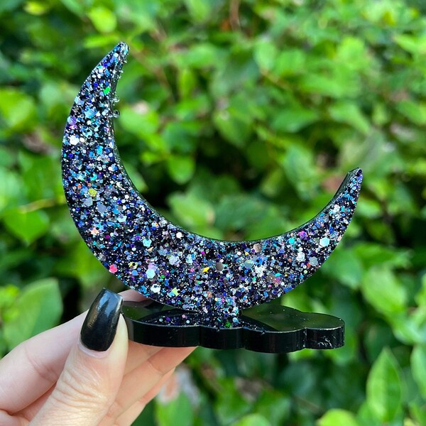 City Lights Glitter - Crescent Moon and Cloud Ring Holder – Glitter Jewelry Organizer – Epoxy Resin - Home Decor - Engagement Ring Display