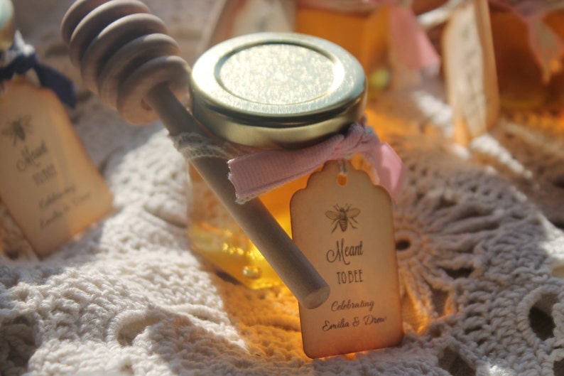 Mini bomboniera al miele con mestolo in legno, cartellino personalizzato o etichetta disponibile, bomboniera al miele immagine 1