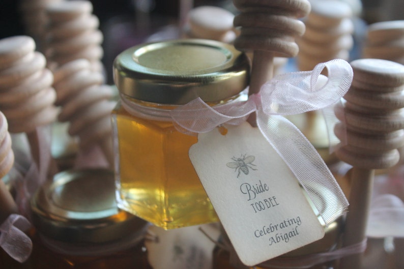 Mini bomboniera al miele con mestolo in legno, cartellino personalizzato o etichetta disponibile, bomboniera al miele immagine 5