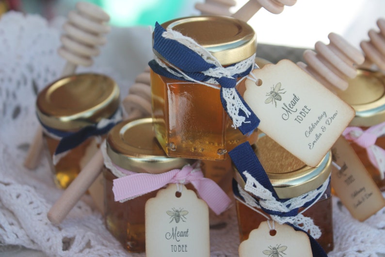 Mini bomboniera al miele con mestolo in legno, cartellino personalizzato o etichetta disponibile, bomboniera al miele immagine 4
