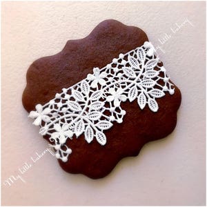 Lace silicone mat for cake and cookie decorating image 4