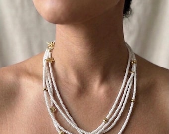 Collana in corallo bianco con dettagli dorati / Collana / Gioielli minimalisti da spiaggia