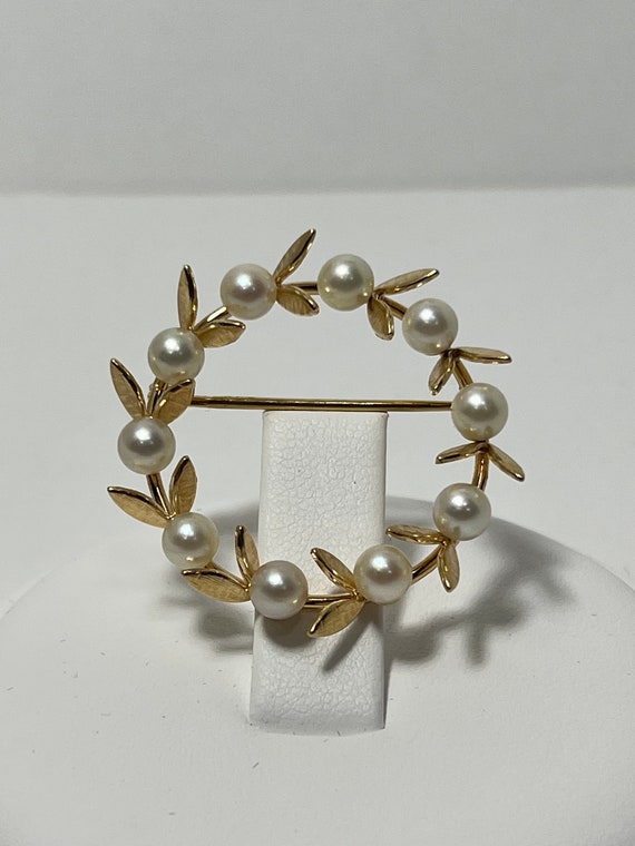14K Gold Wreath Brooch with Pearls - image 1