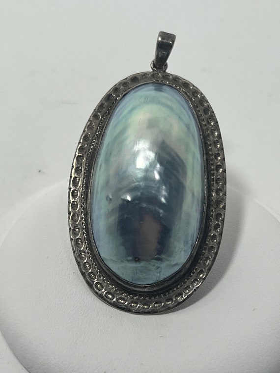 Vintage Sterling Silver Mother of Pearl Oval Penda