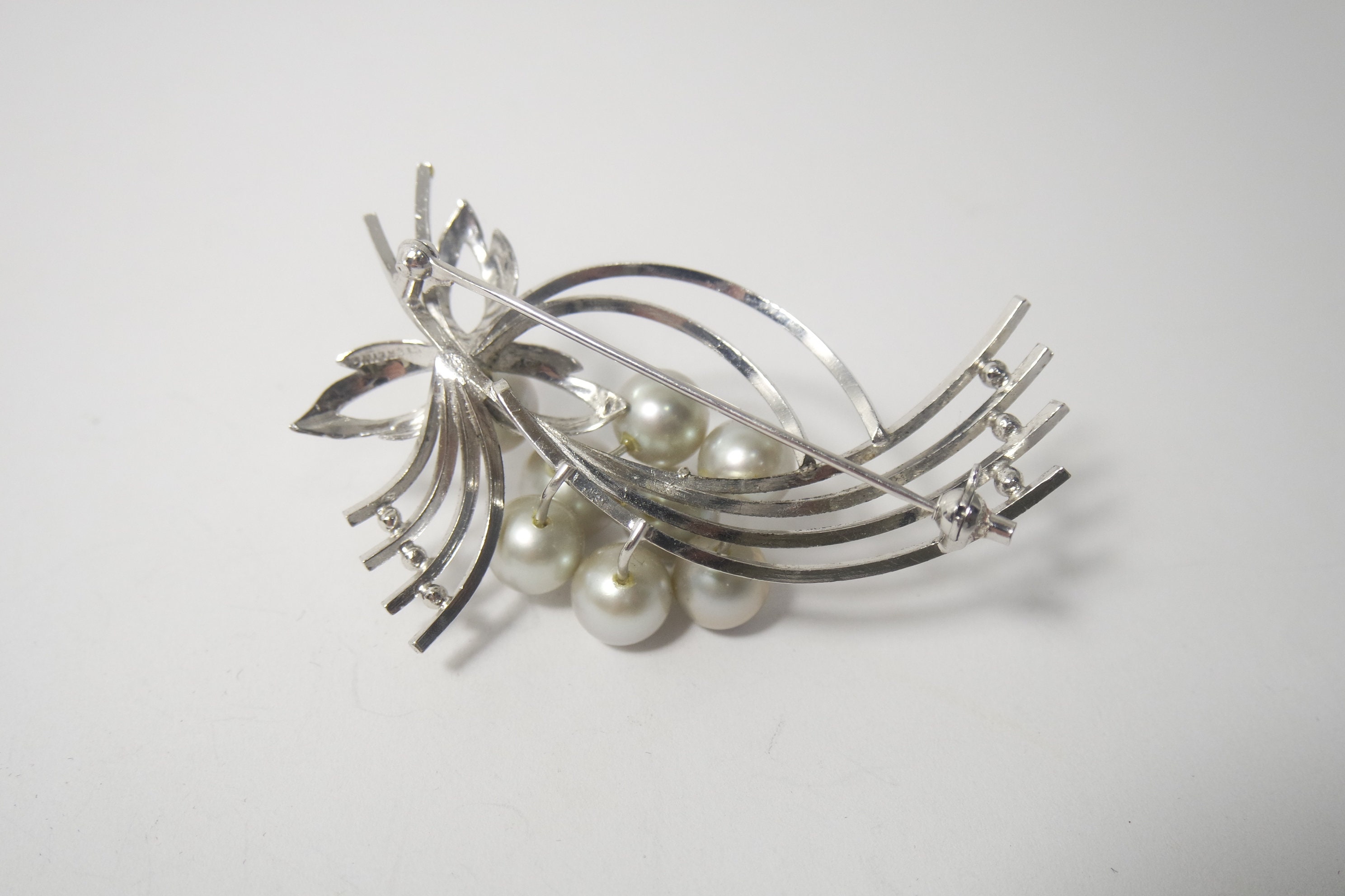 Furuya Pearl Tokyo Sterling Silver Akoya Pearl Brooch With Furuya Pearl Tokyo Sterling Silver Akoya Pearl Brooch With