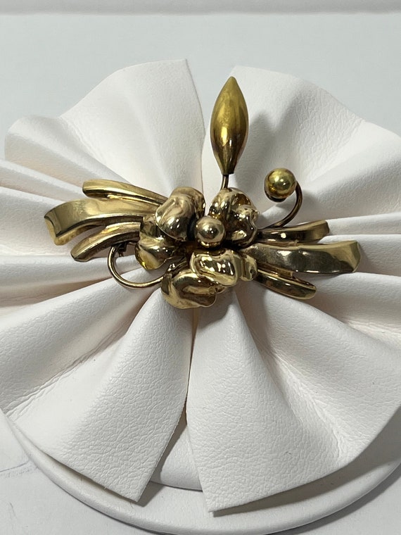 Vintage 10K Yellow Gold Regel Floral Brooch