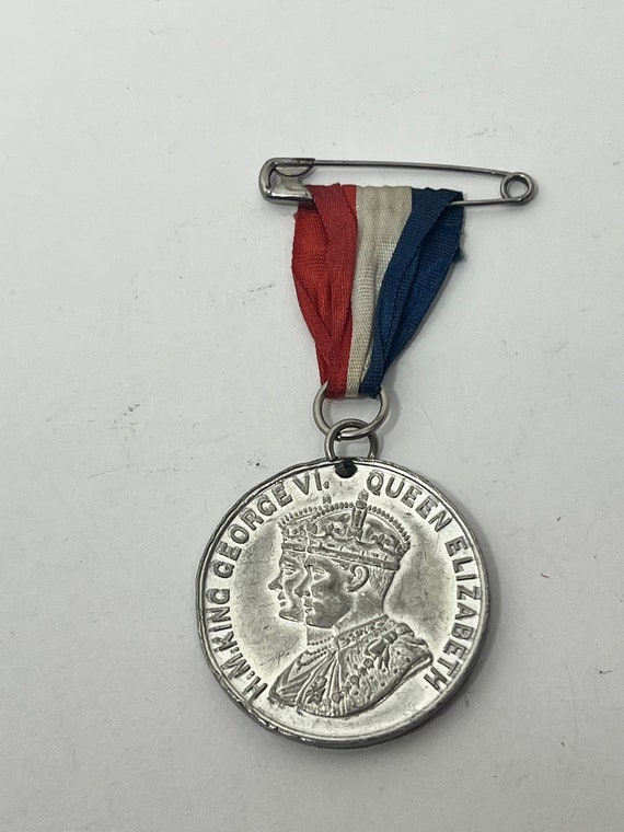 1939 “The Cadbury Medal” King George VI and Queen Elizabeth Medallion