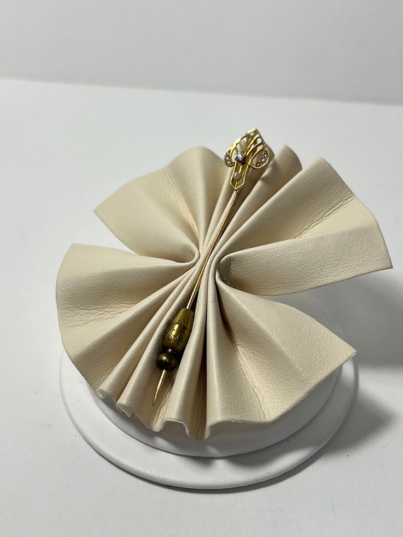 Antique 10K Gold Brooch with Diamond and Pearls