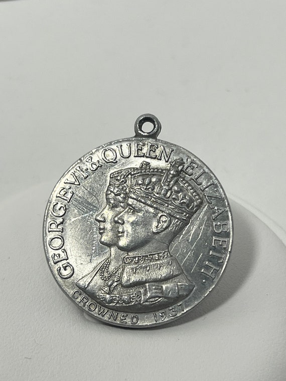 1937 King George VI Queen Elizabeth Coronation Medallion