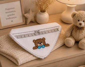 Bestickte Stoffwindel mit Teddybär | Schulterwindel für Babys | Handgefertigte Baumwollwindel | Geschenk für Neugeborene