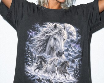 Maglietta con cavallo bianco anni '90, maglietta vintage con cavallo, maglietta invernale con cavallo, maglietta con cavallo selvaggio, regalo per amanti dei cavalli, maglietta equestre con fauna selvatica innevata, colori comodi