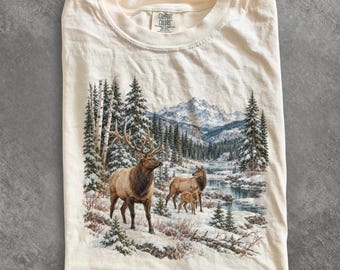 Maglietta invernale anni '90 con motivo alci, maglione vintage con alci, maglietta con alci innevate sulle montagne, regalo per amanti delle alci, maglietta invernale nella natura selvaggia, felpa per attività all'aperto