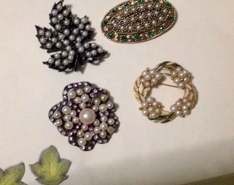 Vintage Lot of 4 Unsigned Medium Size Pearl Beaded Brooches 2 with Rhinestones