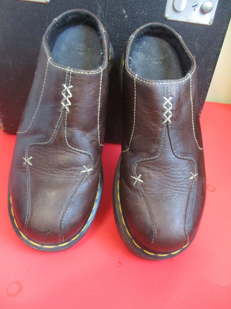 dr martens clogs