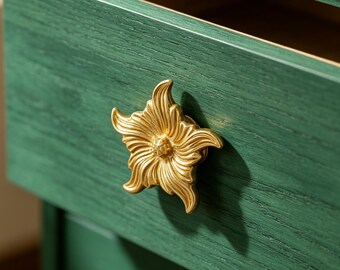 Solid Pure Copper Flower Cabinet Knobs | Handmade Floral Door Handle Pulls | Nature Inspired Drawer Pull Hardware | Elegant Botanical