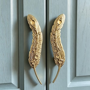 Solid Copper Forged Feather Cabinet Handles – Handmade Rustic Drawer Pulls, Feather Shaped Furniture Knobs, Nature Inspired Art Hardware