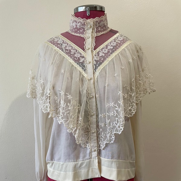 Dulce blusa de encaje vintage con botones y mangas completas con botones