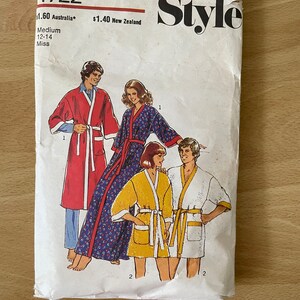 Style 1722 vintage 70s unisex robe or dressing gown sewing pattern