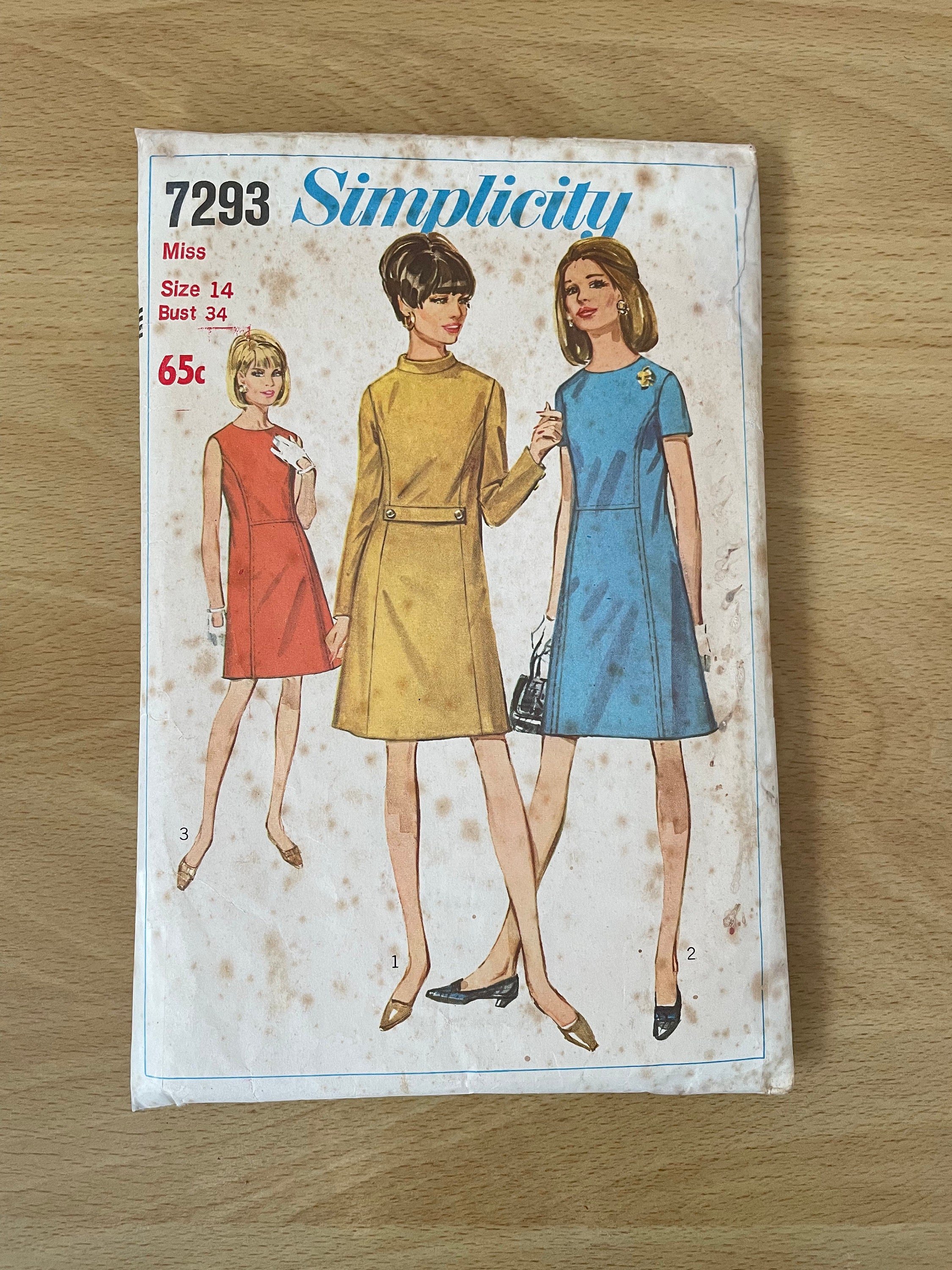Simplicity 7293 Vintage 60s A-line Dress With Front Seams, Round