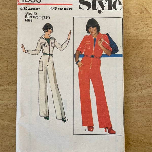 Stil 1805 Vintage 70er Jahre Overall mit spitzem Kragen, Reißverschluss vorne, Ärmeln und Taschen Schnittmuster
