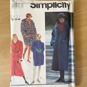 Simplicity 7457 cappotto invernale oversize vintage anni &#39;90 con cappuccio staccabile, maniche e cartamodello tasche