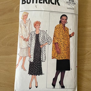 Peut inclure: Un patron de couture pour une veste et une robe. Le patron est de Butterick et le numéro de patron est 4158. Le patron est pour une taille grande.