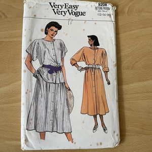Vogue 9208 vintage 80s loose summery flared dress with button up front and sleeves, with top and skirt sewing pattern