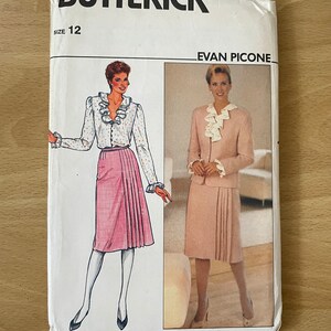 Butterick 4778 vintage 80s blazer, ruffled shirt and straight skirt with side front pleats sewing pattern