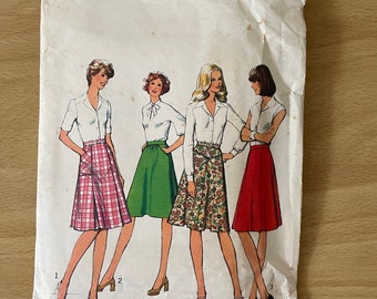 Style 1143 vintage 70s A-line skirt with waistband and pockets sewing pattern