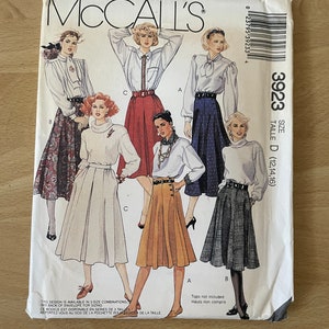 McCall’s 3923 vintage 80s gored skirt with button up side and pockets sewing pattern