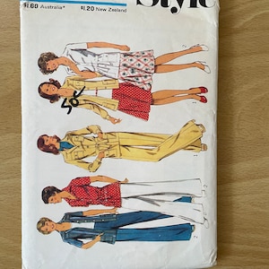 Style 1024 vintage 70s jacket with pointed collar, straight skirt and wide legged pants sewing pattern