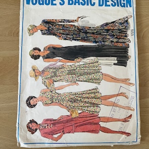 Vogue 1226 vintage 70s vestido semi ajustado sin mangas con falda acampanada y cuello en V más chaqueta de punto con mangas y bolsillos patrón de costura