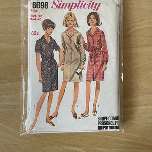Simplicity 6698 vintage 60s shirtdress with notched collar, sleeves button up front, cuffs and belt sewing pattern