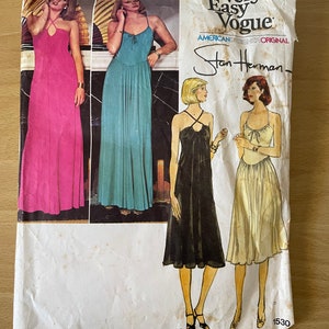 Style 4362 Vintage 70s With High Shaped Bodice, Standing