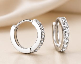925 Sterling Silver Sparkling Zircon Hoop Earrings for Women Classic Round Huggie Earrings Minimalist Bridal Party Gift Jewelry for Her Cute