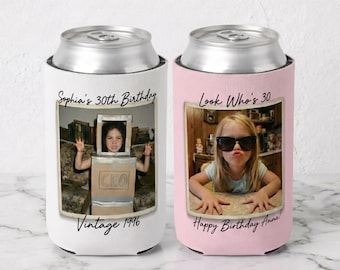 Enfriador de latas de cumpleaños con foto personalizada, recuerdo de fiesta de cumpleaños vintage personalizado, funda para bebidas de cumpleaños retro de 21, 30, 40 y 50 años, divertido enfriador de cerveza