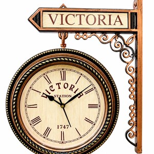Vintage Victoria Station Dubbelsidig Väggklocka – Antik Järnvägsdekor
