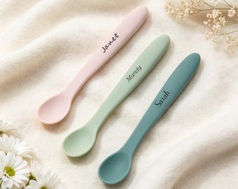 Cuchara larga de silicona personalizada con nombre para bebés, utensilio de entrenamiento para que los niños pequeños aprendan a alimentarse solos, regalo para bebés.