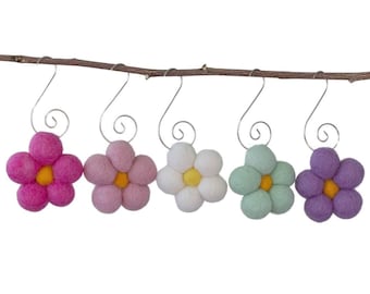 Wool Felt Flower Ornaments- Spring Daisies- SET OF 5- Silver Swirl Hook- Easter Tree, Spring Summer Decor