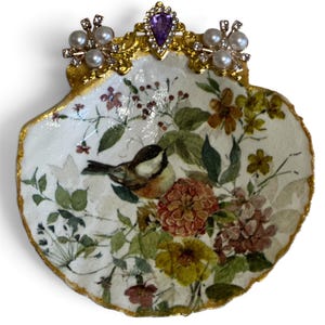 Garden Bird Decoupage Shell Jewelry Dish Handmade Ring Holder Amethyst Crown Pearl Botanical Gift