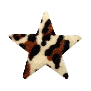 Può includere: Una toppa a forma di stella marrone, nera e bianca con un motivo leopardato.