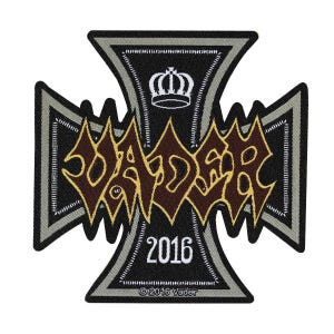 Könnte beinhalten: Schwarzer und grauer Eisenkreuz-Patch mit dem Wort "VADER" in goldenen und braunen Buchstaben. Der Patch hat oben eine Krone und unten den Text "2016" und "©2016 Vader".