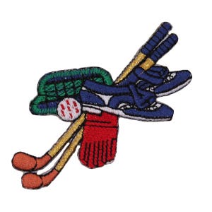 Könnte beinhalten: Ein gestickter Aufnäher mit einem Golfschläger, einem Golfball, einem Paar Golfschuhen und einem roten Golfhandschuh. Der Aufnäher ist eine großartige Ergänzung für eine Golftasche oder Jacke.
